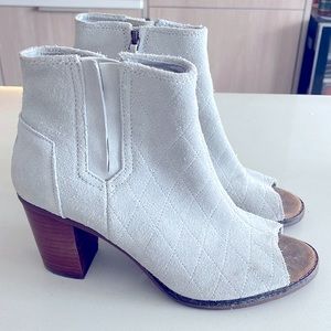 Woman’s Toms MAJORCA PEEP TOE BOOTIES